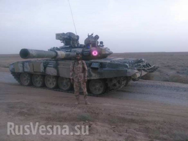Российские танки Т-90 в боях у Пальмиры