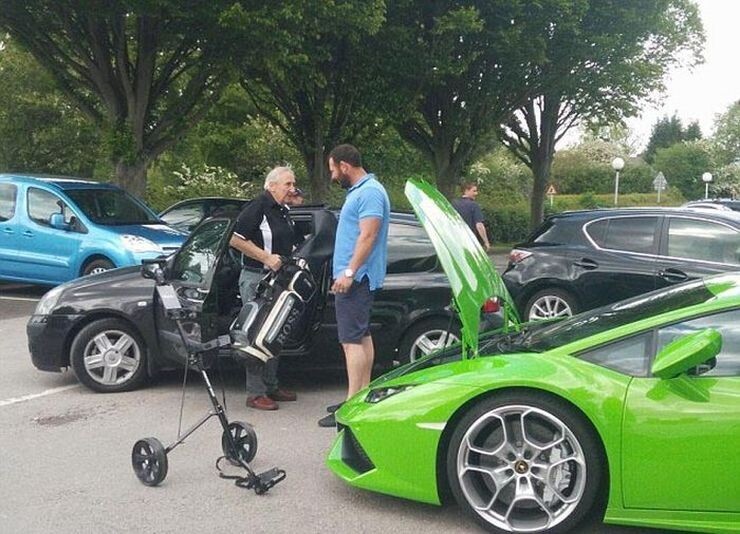 Невместительный багажник суперкаар Lamborghini Huracan