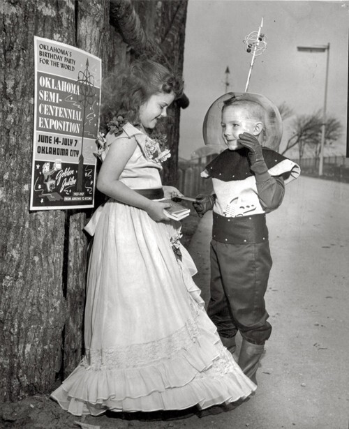 1950-е годы, США. У них в то время тоже мальчишки мечтали о космосе