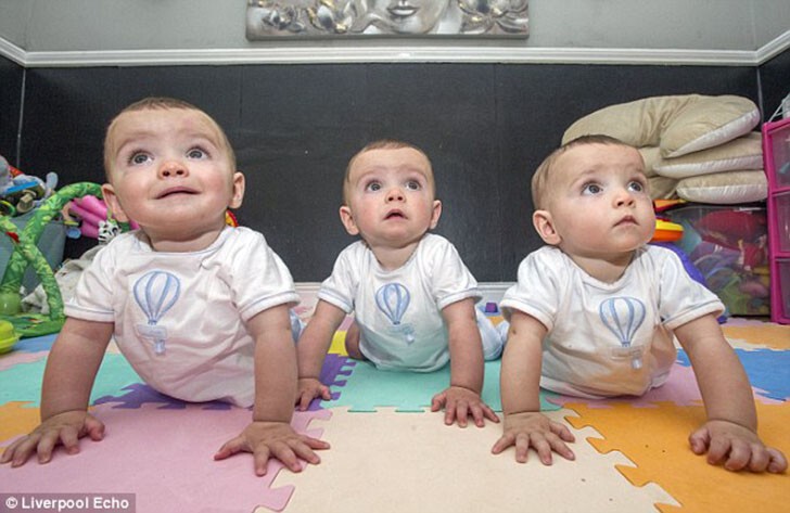Генетическая ксерокопия: британские тройняшки, которых различает только родная мать