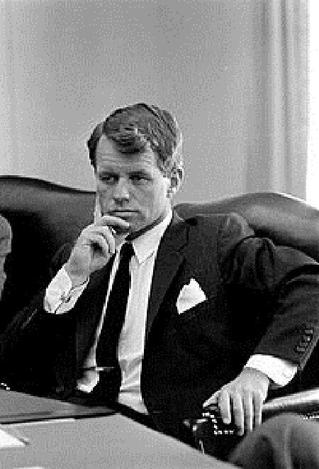 4 июня 1968 года - убийство сенатора Роберта Кеннеди. 