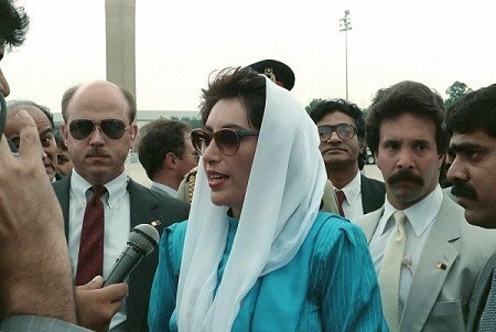 27 декабря 2007 года - убийство премьер-министра Пакистана Беназир Бхутто
