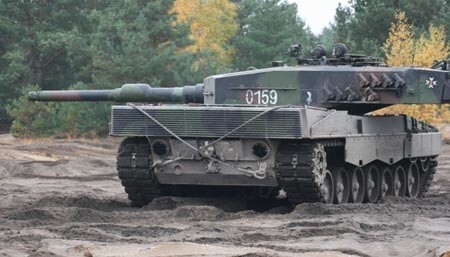 Новый танковый пшик Польши: PL-01 против «Арматы».