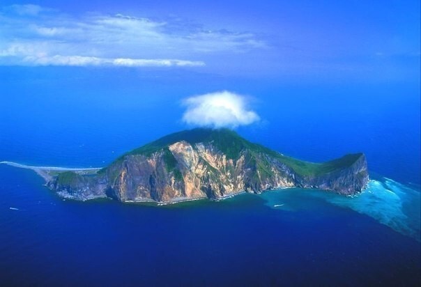 10 островов самой необычной формы !