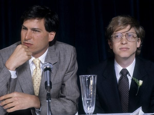 12. Джобс и Гейтс в период своего яркого соперничества по очереди отвечают на вопросы интервью, 1984 год