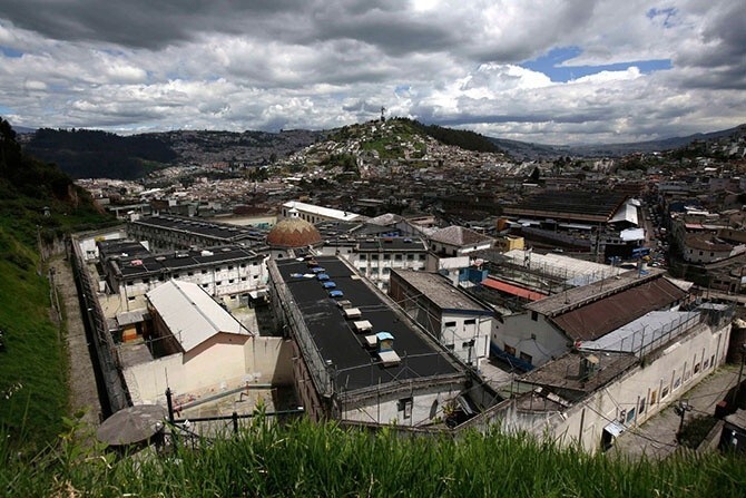 Общий вид на тюрьму «Гарсиа Морено». Эквадор.