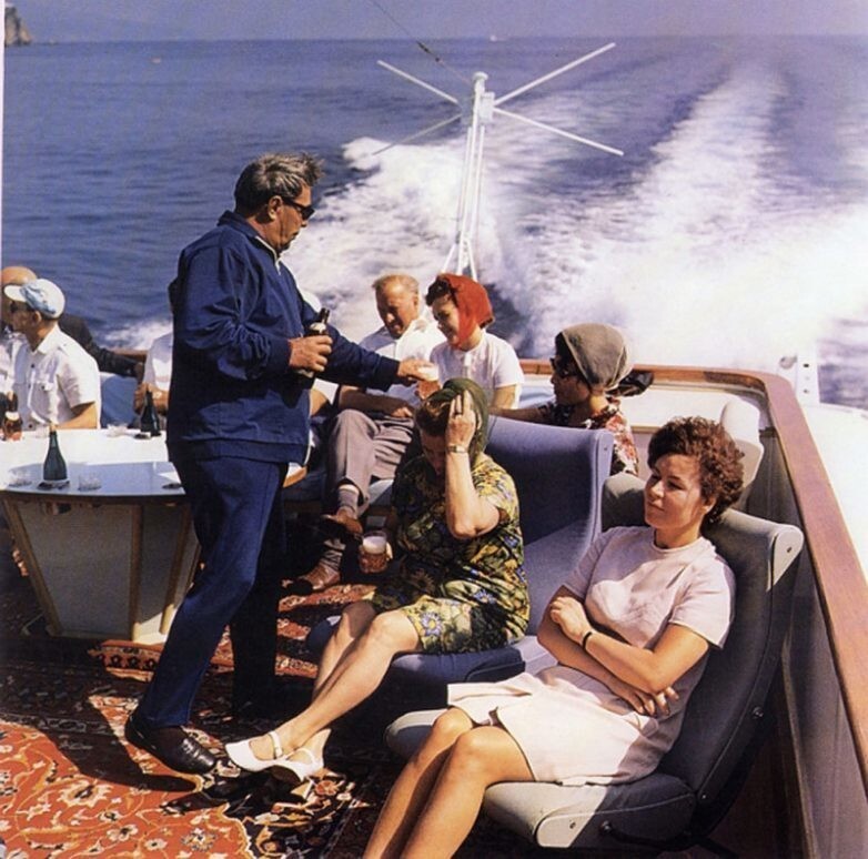 Леонид Ильич Брежнев на отдыхе на яхте. Крым.1973 г.