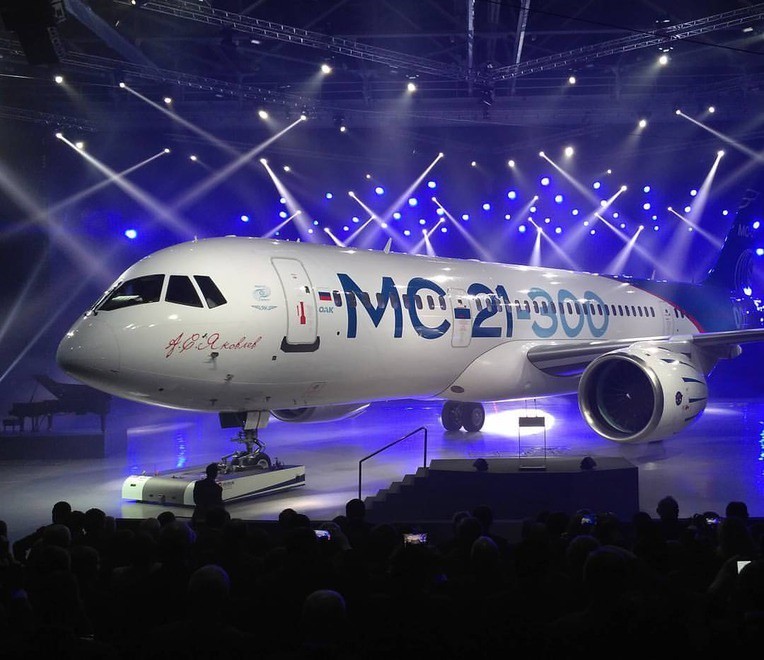 На Иркутском авиазаводе состоялась презентация первого самолёта МС-21
