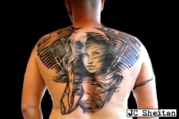 Татуировщик с ампутированной рукой и его протез с тату-машинкой, позволяющий ему не бросать своё ремесло 