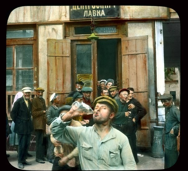 Винная лавка на Невском проспекте, Ленинград, 1931 год  