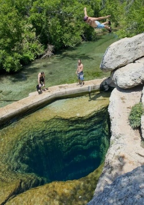 Кристально чистая вода