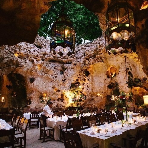 Ali Barbour's Cave Restaurant, Диани Бич, Кения