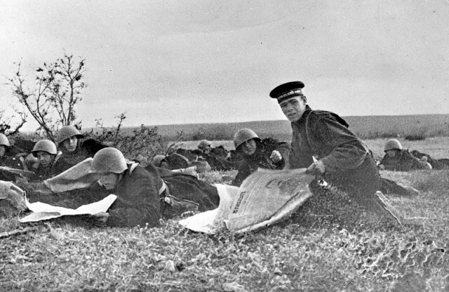 Советские моряки в час досуга (ВМФ СССР)
