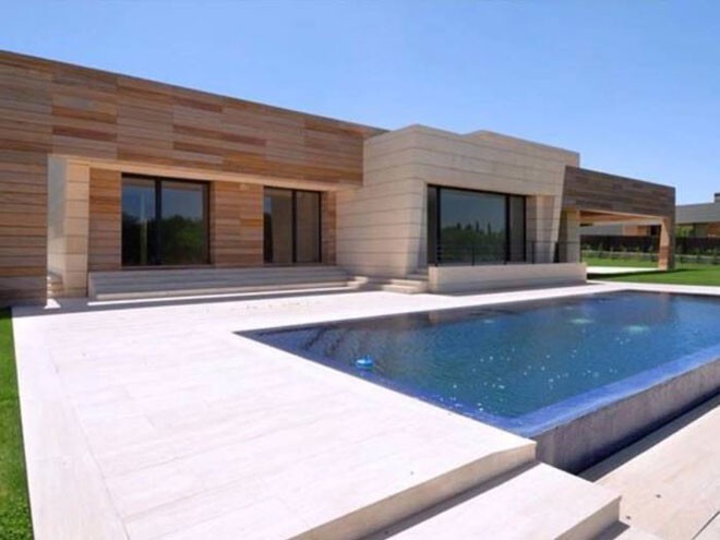 7 миллионов долларов стоит вилла Роналду - построенная по спецпроекту в престижном районе Мадрида.