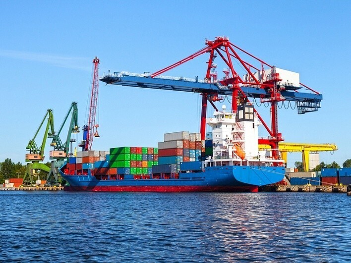 4. Грузооборот морских портов России за январь-май 2016 года вырос 5,9%