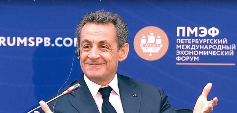 "Россия должна сделать первый шаг". Саркози на ПМЭФ