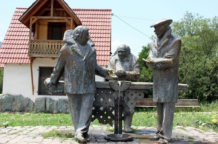 Второй памятник фильму Мимино установлен на родине Рубика Хачикян (Фрунзик Мкртчян), в Армении, в городе Дилижан. 