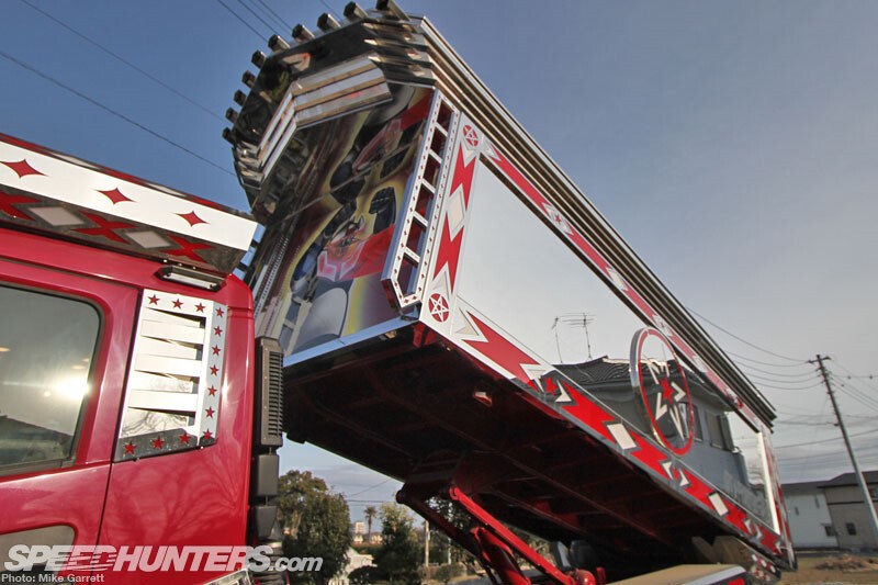 Decotora - тюнинг грузовиков в Японии