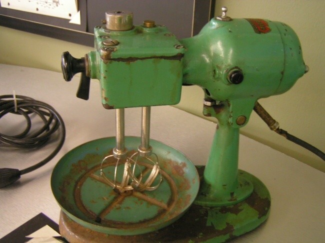 Один из первых миксеров, произведённых в 1930-х годах