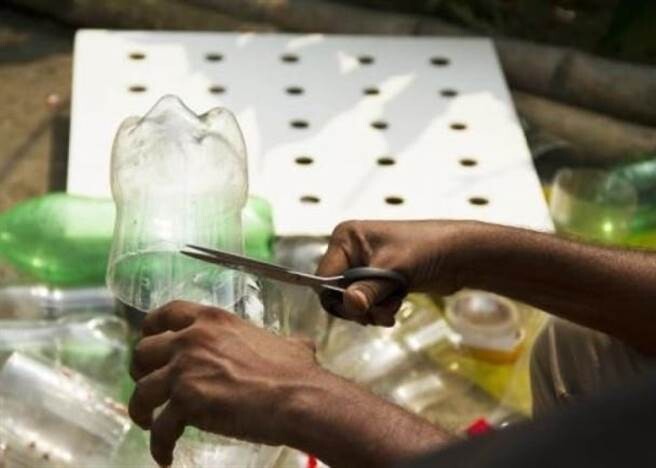В Бангладеш научились делать кондиционеры из пластиковых бутылок