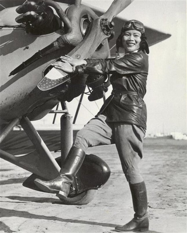  Кэтрин Суи Фун Чен, первая американка китайского происхождения, ставшая пилотом ВВС США. Фото 1932 года.