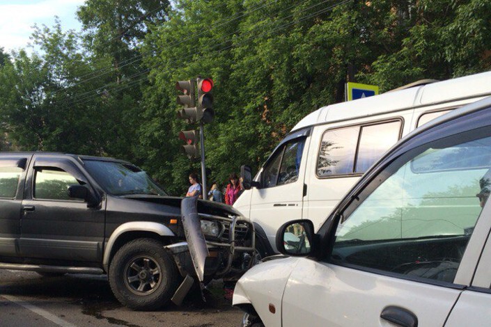 Авария дня. Столкновении четырех автомобилей в Иркутске