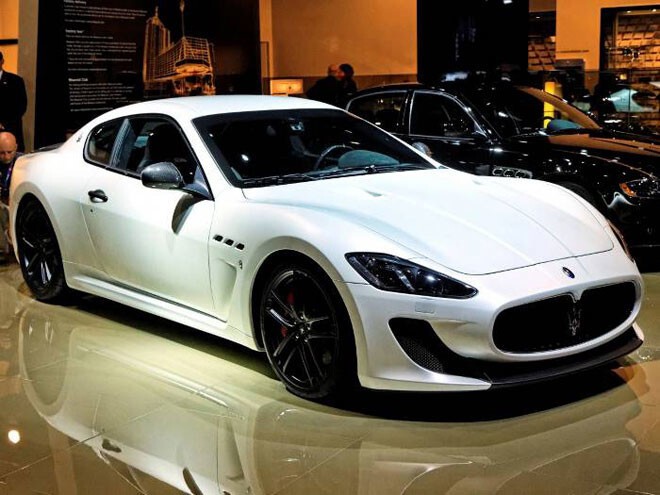 Он получает удовольствие от вождения своей Maserati GranTurismo MC Stradale за 240 тыс. долларов