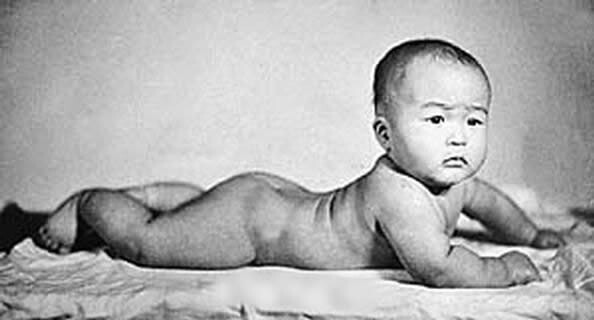 Фотография маленького Виктора Цоя в год своего рождения 1962 год. Ленинград.