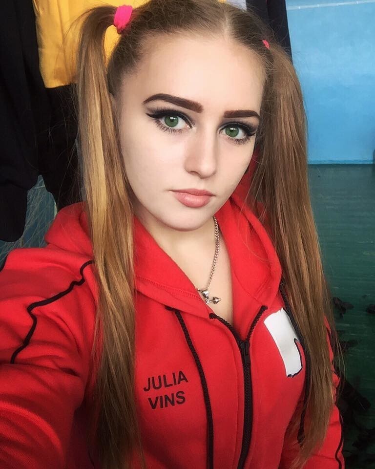 Русская красавица по имени Юлия Винс покоряет и завораживает социальные сети.