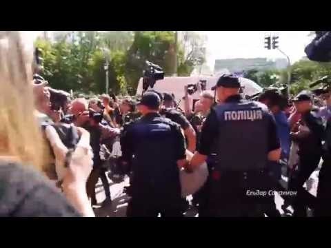 «Знай свое место, холоп!» — украинца жестко скрутили за вопрос главе национальной полиции 