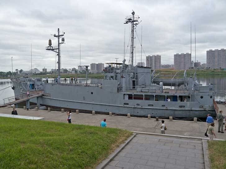 16. Захваченный корабль ВМС США стал туристической достопримечательностью в Пхеньяне 
