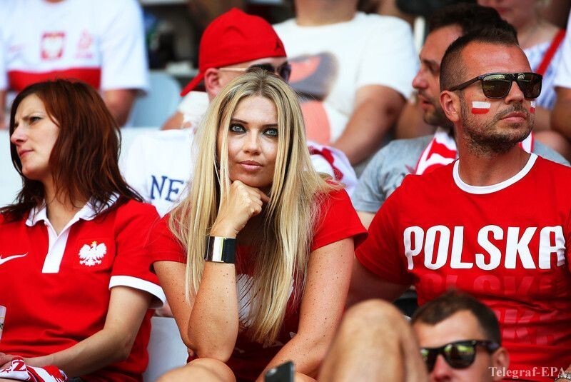 Горячие болельщицы Евро и Кубка Америки: кто красивее?