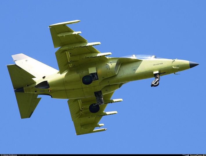 15. Очередной Як-130 совершил первый полет