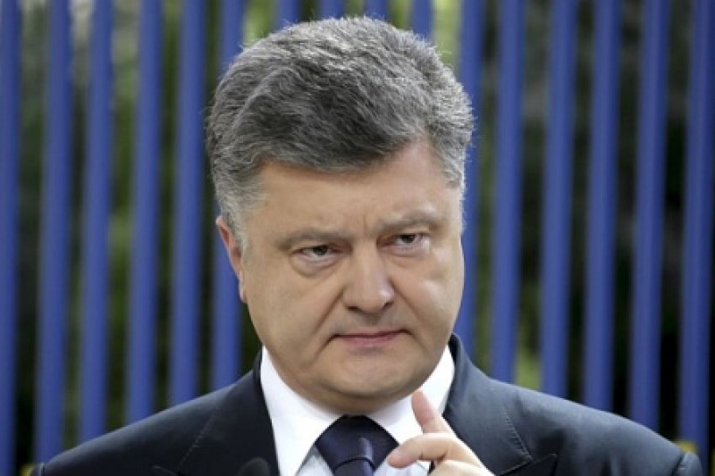 Порошенко придумал, как заставить украинцев не отдыхать в Крыму