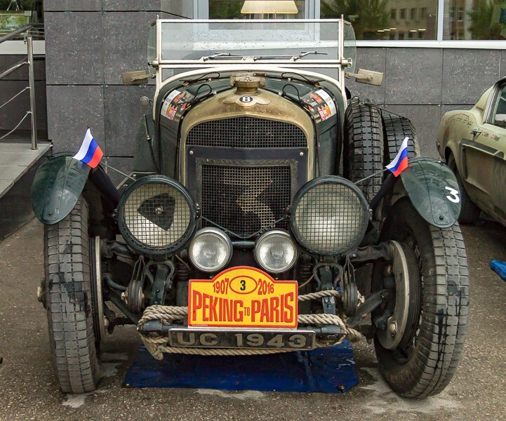 А уже в 1922 году машины «Bentley» выиграли командный приз в гонках Tourist Trophy.