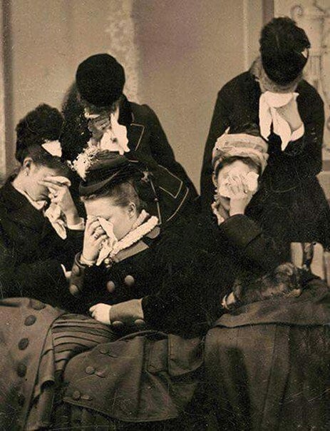  Профессиональные плакальщицы, 1892 год. 