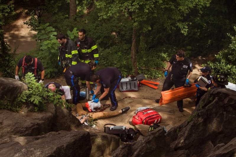 При взрыве в Центральном парке Нью-Йорка пострадал юноша