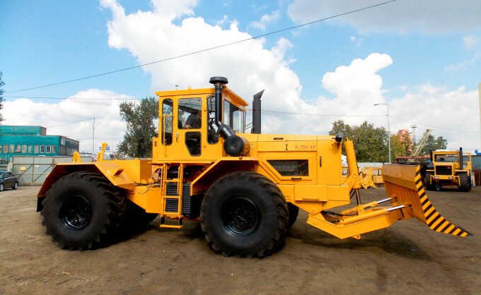 В северном Казахстане запустили тракторный завод по выпуску тракторов К-704-4Р