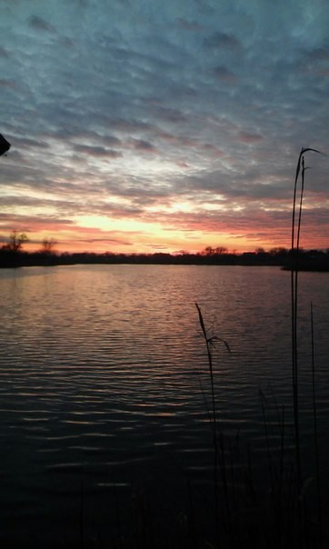 Закат над озером 