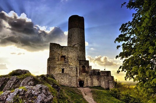 Хенцинский замок, Польша. Построен в 1306 году.