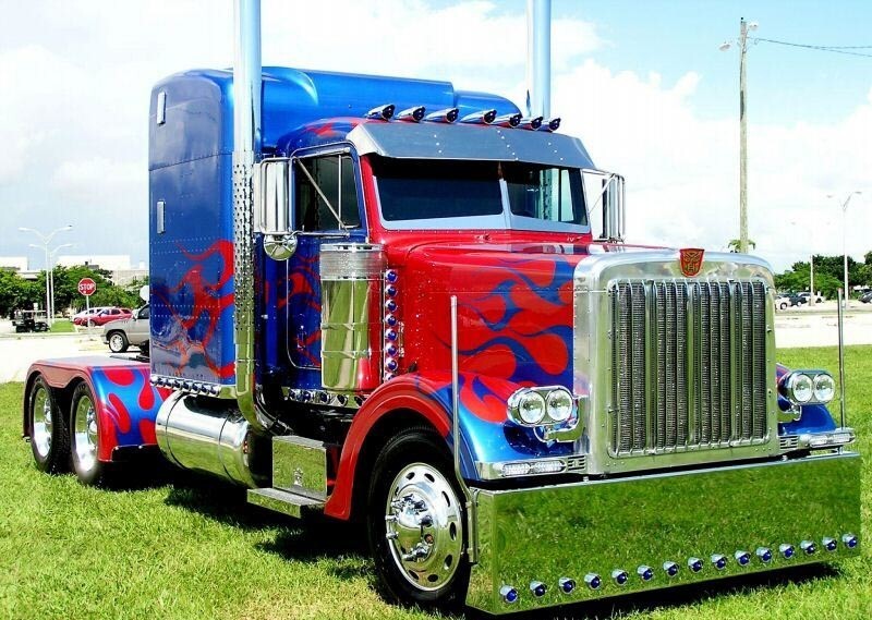 Peterbilt 359 «Optimus Prime» — «Трансформеры»