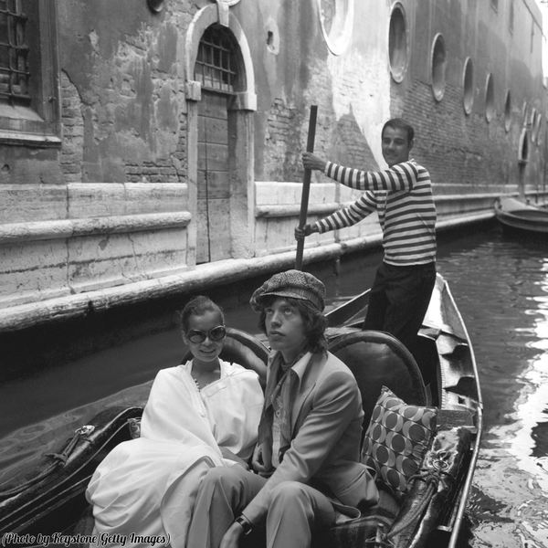 Мик Джаггер с женой Бьянкой в Венеции, 1971 год