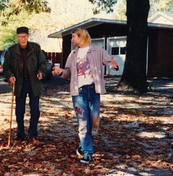 36. Курт Кобейн и писатель Уильям Сьюард Берроуз. 1993. 
