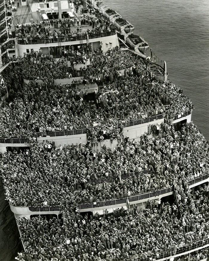 47. Американские солдаты возвращаются домой в мае 1945 года. 