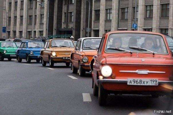 Выпускники пединститута устроили дерзкий автопробег в Москве: