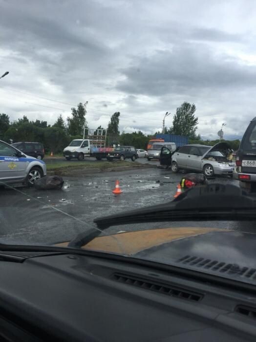 Как сообщили Псковскому агентству информации в УГИБДД по городу Пскову, в ДТП получили повреждения 5 автомобилей.