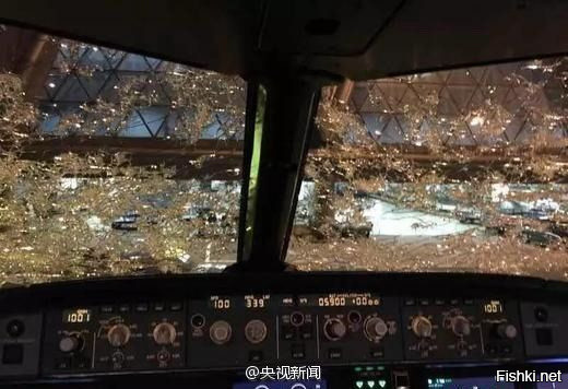Airbus A320 позавчера попал под град