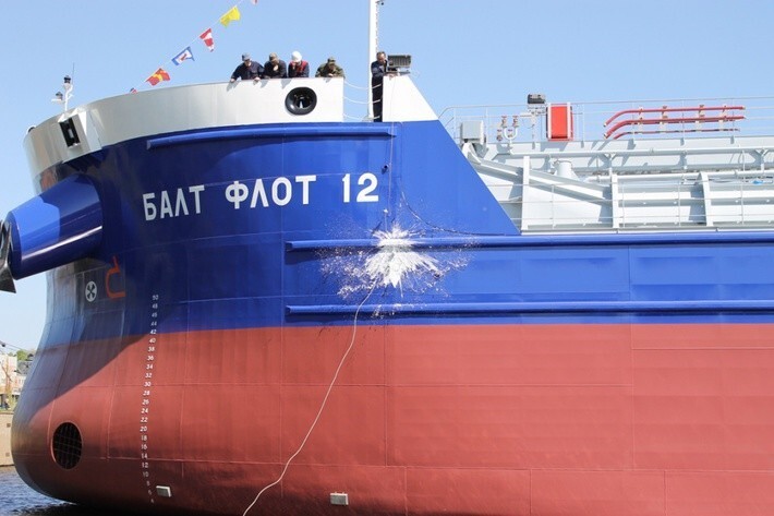 7. Завод «Красное Сормово» передал заказчику танкер «Балт Флот 12»