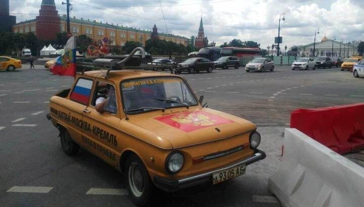 Ходок к Путину на желтом "Запорожце": Наша машина завалена жалобами президенту! Ист