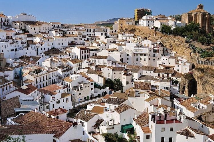 Город под скалой, Setenil de las Bodegas (Испания)